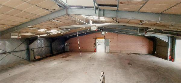 K800_36 Halle mit Übergang.JPG